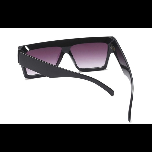 BLACK OVERSIZED FUTURISTIC SUNGLASSES - Picture 3 of 5